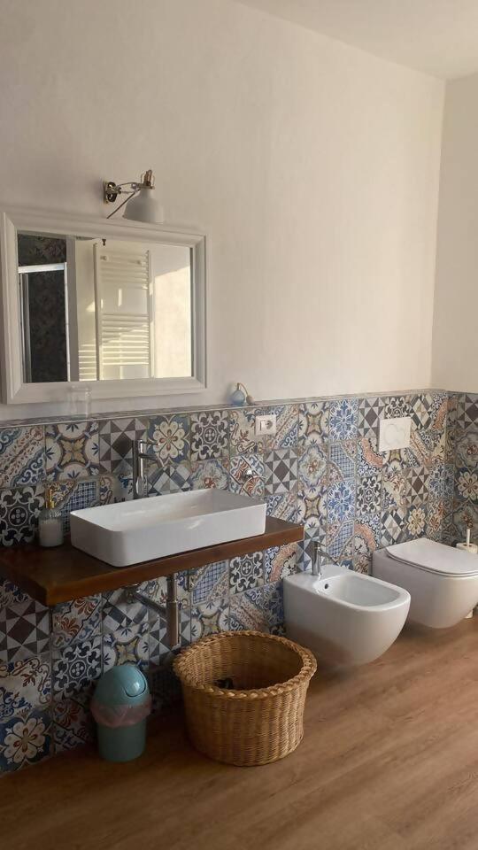 Charme Nel Borgo Appartamento Lina Corniglio Exterior foto